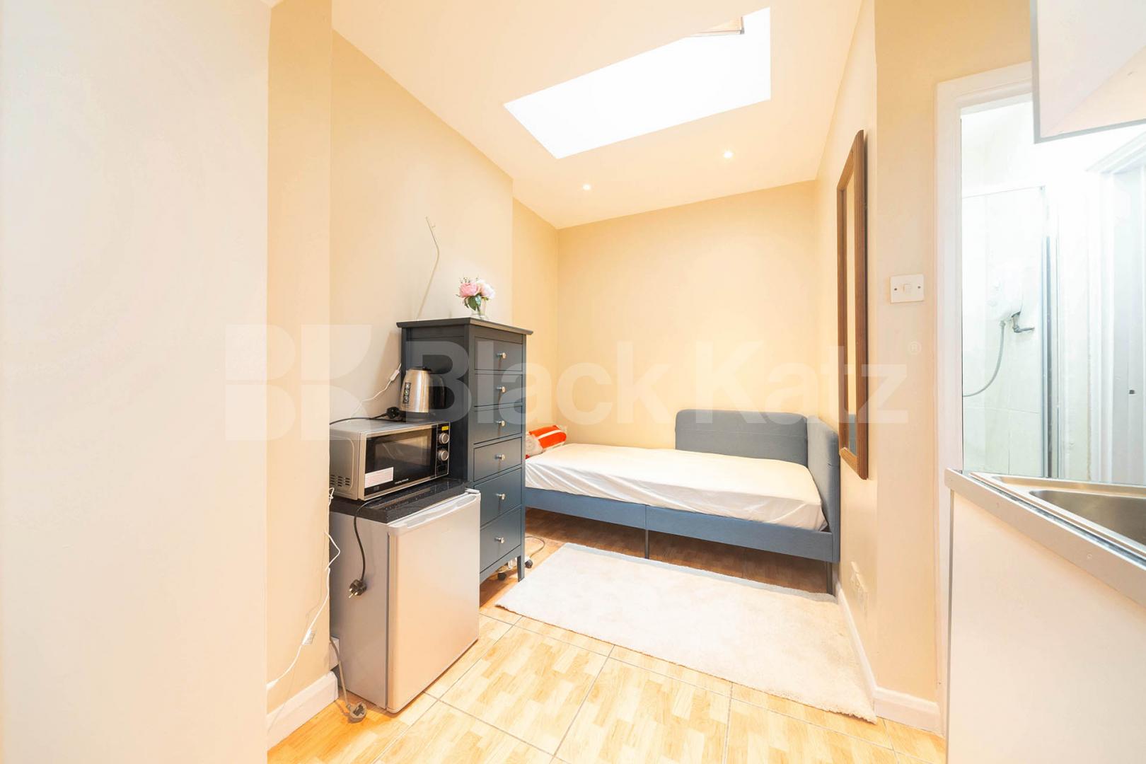 Superbly located studio in amazing location Inc. electricity Cranleigh Street, Camden